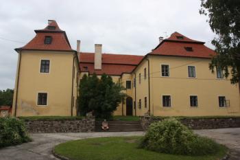 Hlavní budova od jihu ( © Ivan Grisa 08/2011)