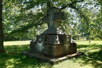 Vojenský hřbitov (© Cambik 07/2020)