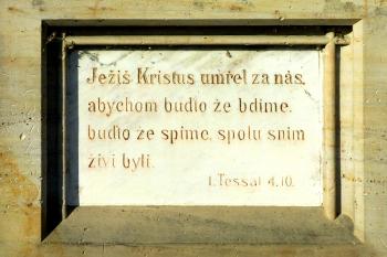 Kříž v Kožušanech, jižně od Olomouce. (© Pavel Vítek  09/2025)