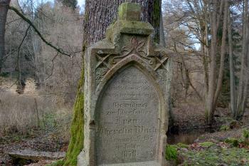 kříž z r. 1870 stojící u cesty naproti mlýnu (© Stanislav Drda  12/2025)