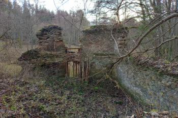 pozůstatky Jansova mlýna (© Stanislav Drda  11/2025)