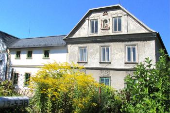 Venkovská usedlost v obci Dolní Újezd v okrese Svitavy. (© Pavel Vítek  09/2025)