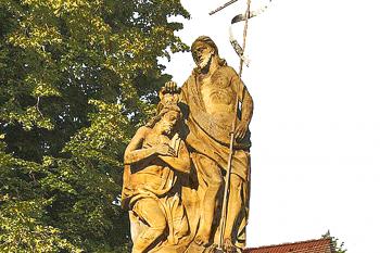 Sousoší Křest Krista ve Věrovanech u Dubu nad Moravou v okrese Olomouc. (© Pavel Vítek  09/2025)
