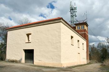 Zbytky lodi ( © Luděk Pitter 04/2006)