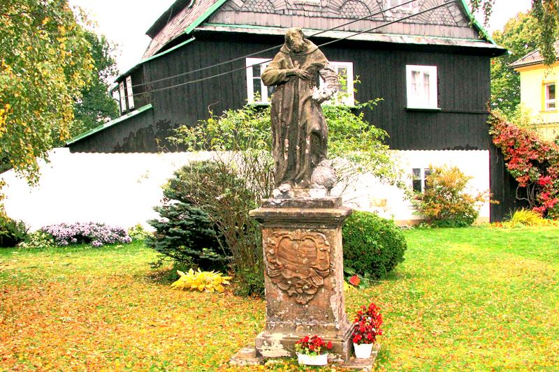 socha sv. Františka z Assisi