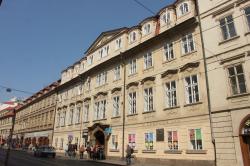 Thun-Hohensteinský palác