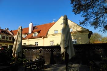 jižní průčelí (© Milan Caha  11/2025)