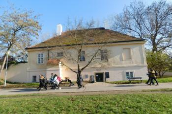  (© Milan Caha  11/2025)