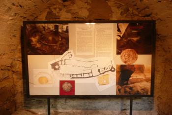 Hrad Kunětická Hora - archeologická expozice  (© aleshwarrior, 06/2014)