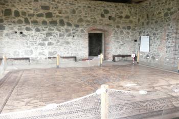 Hrad Kunětická Hora - podlahová mapa Pernštejnských rybníků (© aleshwarrior, 06/2014)