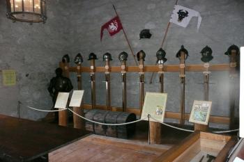 Hrad Kunětická Hora - zbrojnice (© aleshwarrior, 06/2014)