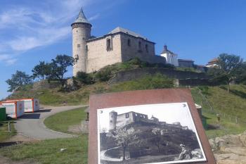 Pohled na Kuňku s historickou fotkou (© Ivo Rozehnal 06/2020)