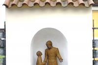 sochy u kostela Povýšení sv. Kříže