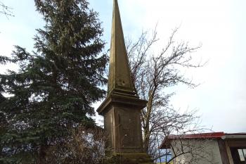 obelisk (© Milan Žáček 12/2022)