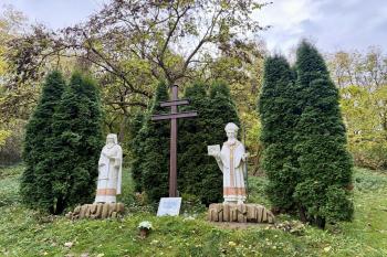 sochy Cyrila a Metoděje (© Michal Mikšíček 10/2025)