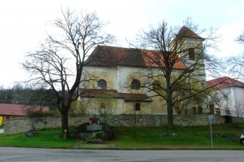 Boleradice-kostel (© Marina Hrozinová 03/2024)