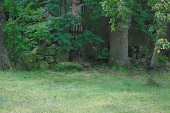 kamenné kvádry, z kterých byl mlýn vybudován (© Marcela Váňová  09/2025)