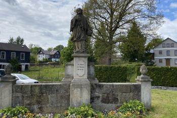 socha sv. Jana Nep. (© Lukáš Sádecký 05/2025)