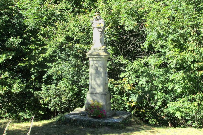 socha Madony s Ježíškem