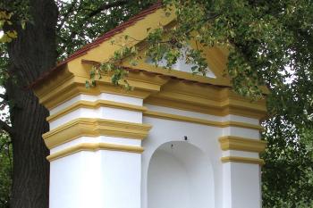 Výklenková kaple na jižním okraji Nového Boru. (© Pavel Vítek  10/2025)