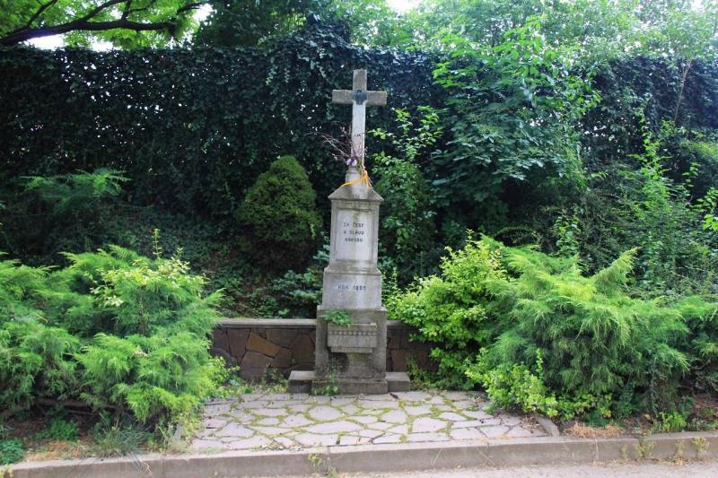 hromadný hrob ruských vojáků z bitvy u Slavkova hromadný hrob ruských vojáků z bitvy u Slavkova