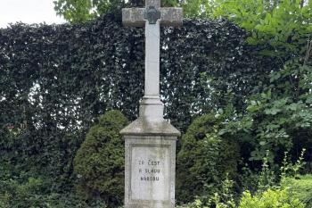 hrob ruských vojáků (© Michal Titěra 08/2025)