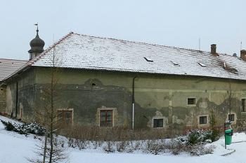 Celkový pohled od jihovýchodu ( © Petr Turyna 02/2006)