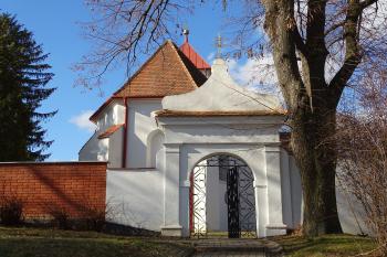 Vážany-kostel (© Patrik Frýbort 03/2021)