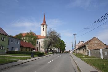 Otnice-kostel (© Petr Klimecký 04/2025)