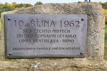 památník leteckého neštěstí (© Dana Kopečková 10/2022)