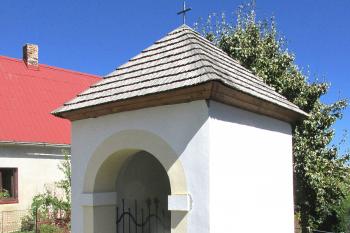 Kaple v Dolním Újezdu u Litomyšle. (© Pavel Vítek  09/2025)