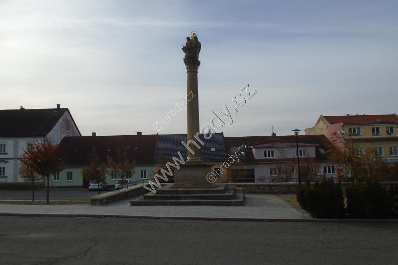 sloup se sousoším Nejsvětější Trojice