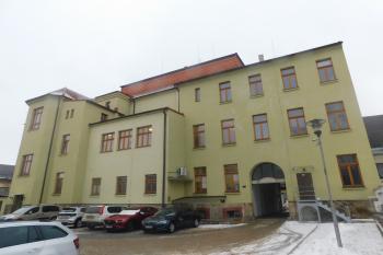 dvorní průčelí (© Milan Caha  02/2026)