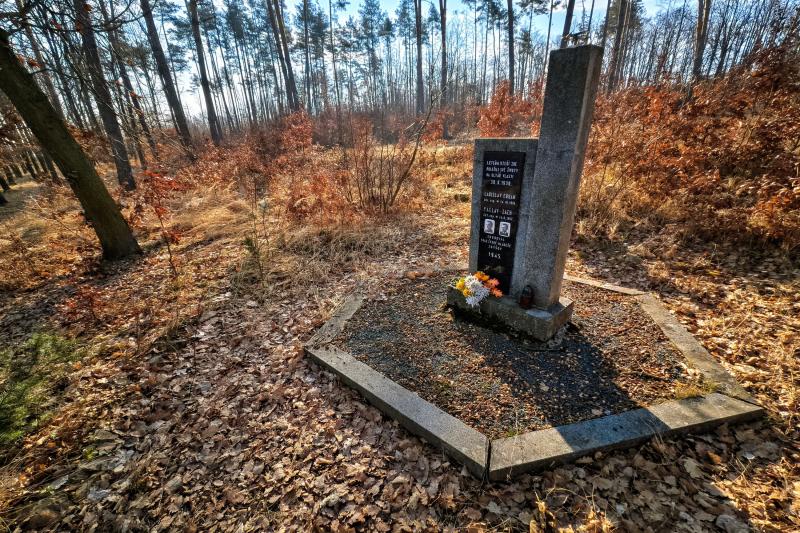 pomník obětem leteckého neštěstí