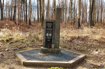 letecký pomník (© Dana Kopečková 04/2021)