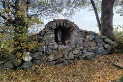 výklenková kaple Panny Marie Lurdské