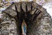 výklenková kaple Panny Marie Lurdské