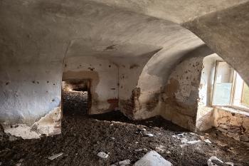 klenby v přízemí bočního křídla (© Jaroslav Špiroch  10/2025)