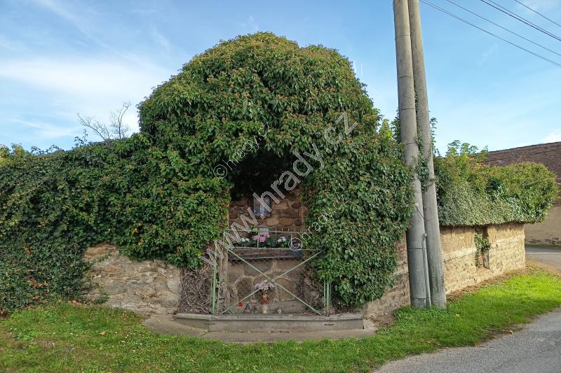 výklenková kaple Panny Marie