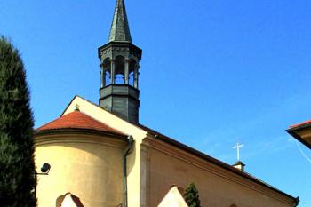 Kostel Stětí sv. Jana Křtitele v Praze Hostivaři (© Pavel Vítek 04/2014)
