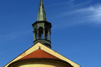 Kostel Stětí sv. Jana Křtitele v Praze Hostivaři (© Pavel Vítek 04/2014)