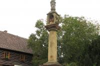 boží muka s reliéfy