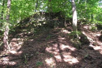 zřícenina hradu Pleče (© Vlastislav Mareček, 07/2011)