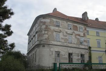 sz.nároží zámku (© D Dohňanský, 10/2018)