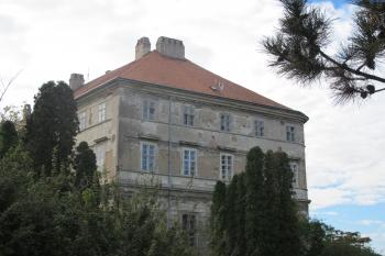 jižní strana zámku (© D Dohňanský, 10/2018)