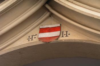 Brněnský znak na radnici ( © Roman Řezáč 07/2004)