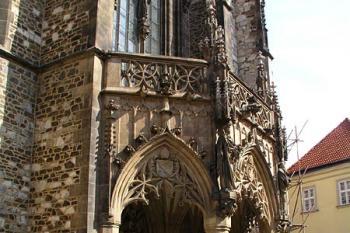 Vstupní část ( © Roman Řezáč 07/2004)