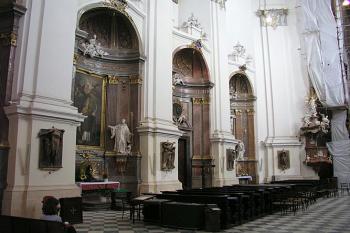 Interiér kostela ( © Roman Řezáč 07/2004)