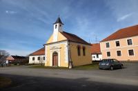 návesní kaple sv. Jana Nepomuckého a Panny Marie