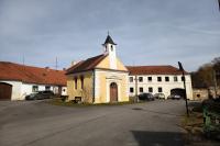 návesní kaple sv. Jana Nepomuckého a Panny Marie
